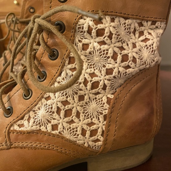 STEVE MADDEN Thunder-C Cognac Multi Crocheted Lace-Up Ankle Boots - Picture 5 of 5